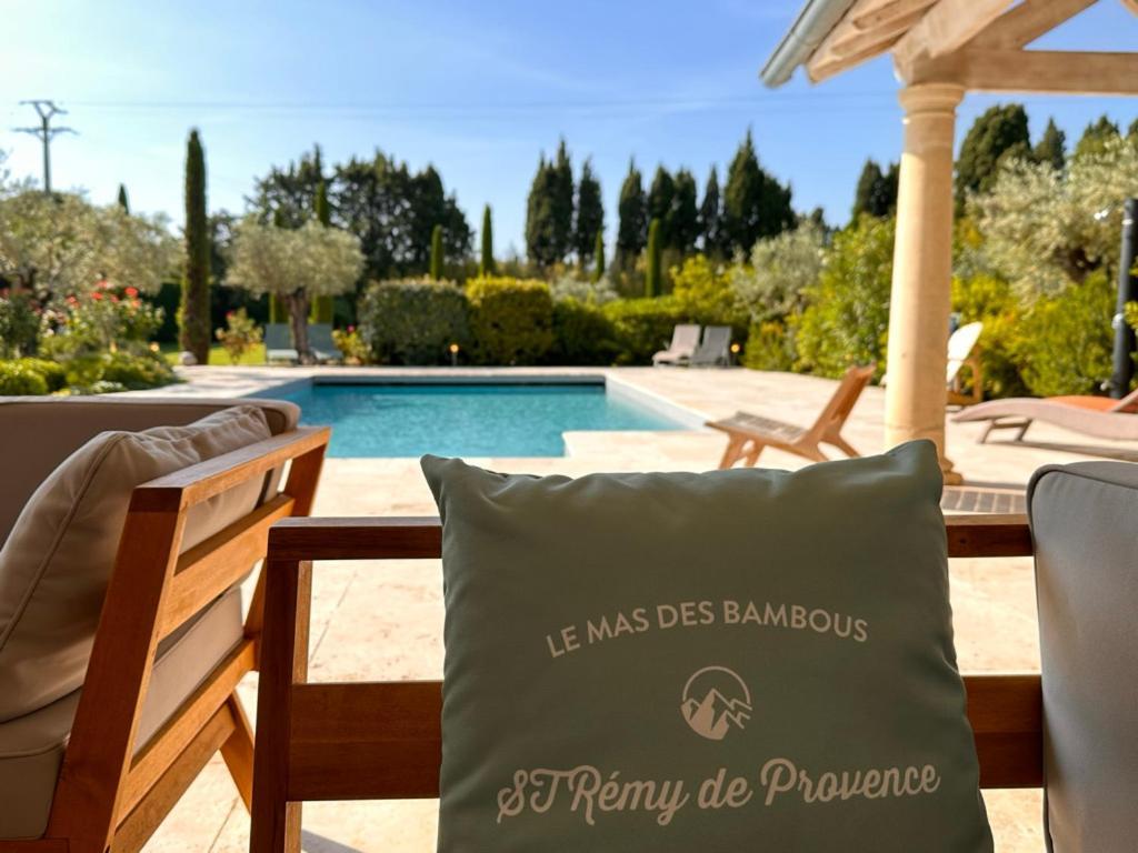Mas Des Bambous Hotel Saint-Rémy-de-Provence Buitenkant foto